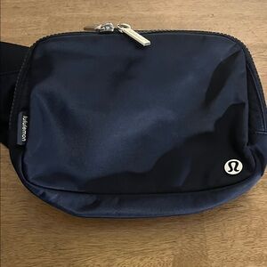 lululemon athletica Men's Dark Blue Belt Bag